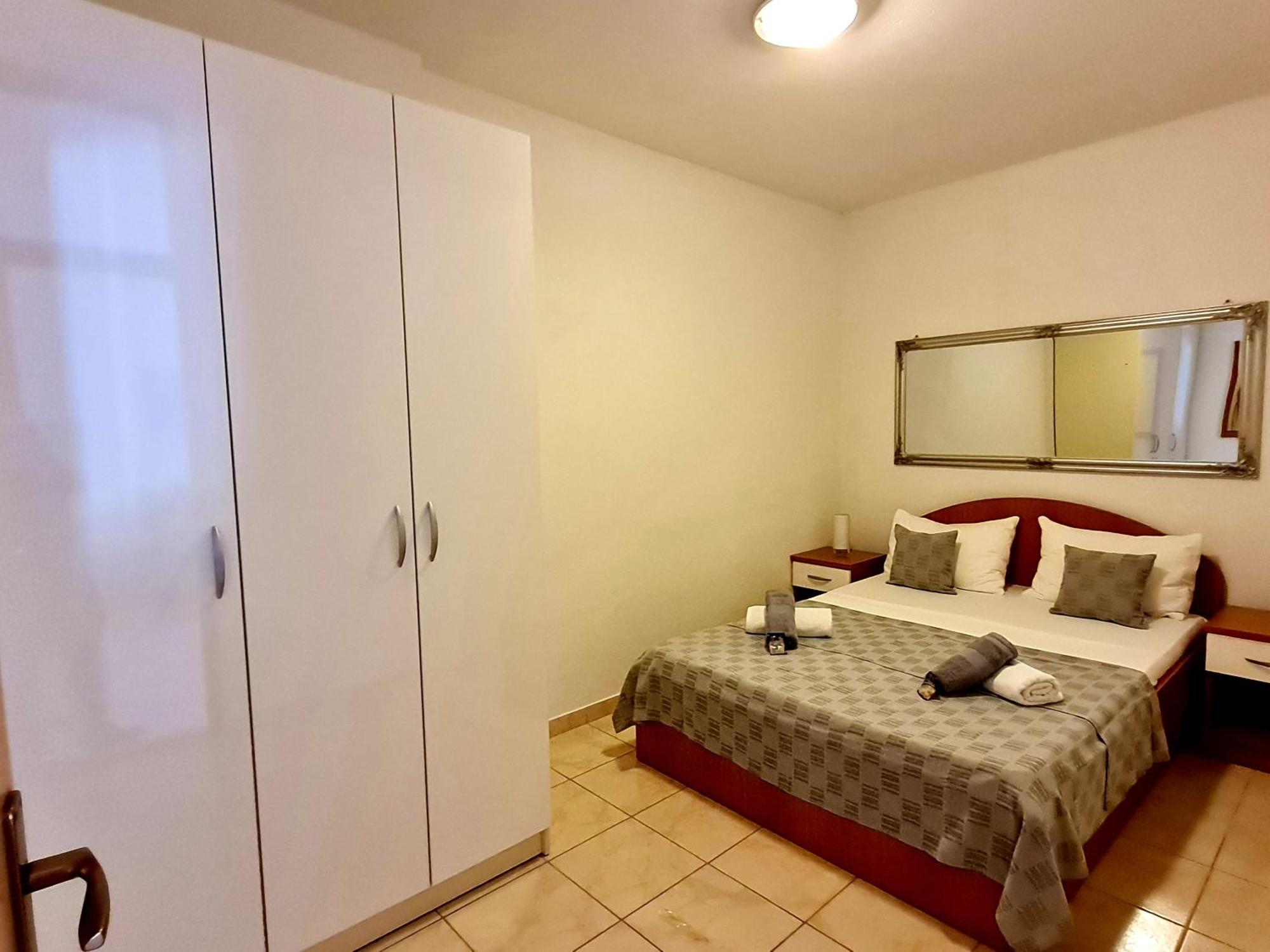 Vila Maslina Apartments Mit Pool Und Garten Nahe Am Strand Tučepi الغرفة الصورة