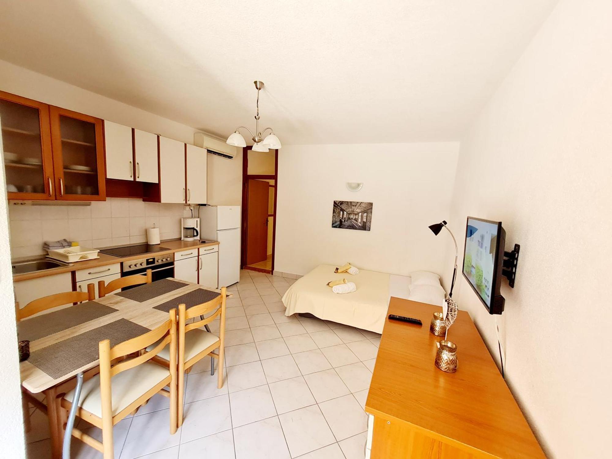 Vila Maslina Apartments Mit Pool Und Garten Nahe Am Strand Tučepi الغرفة الصورة