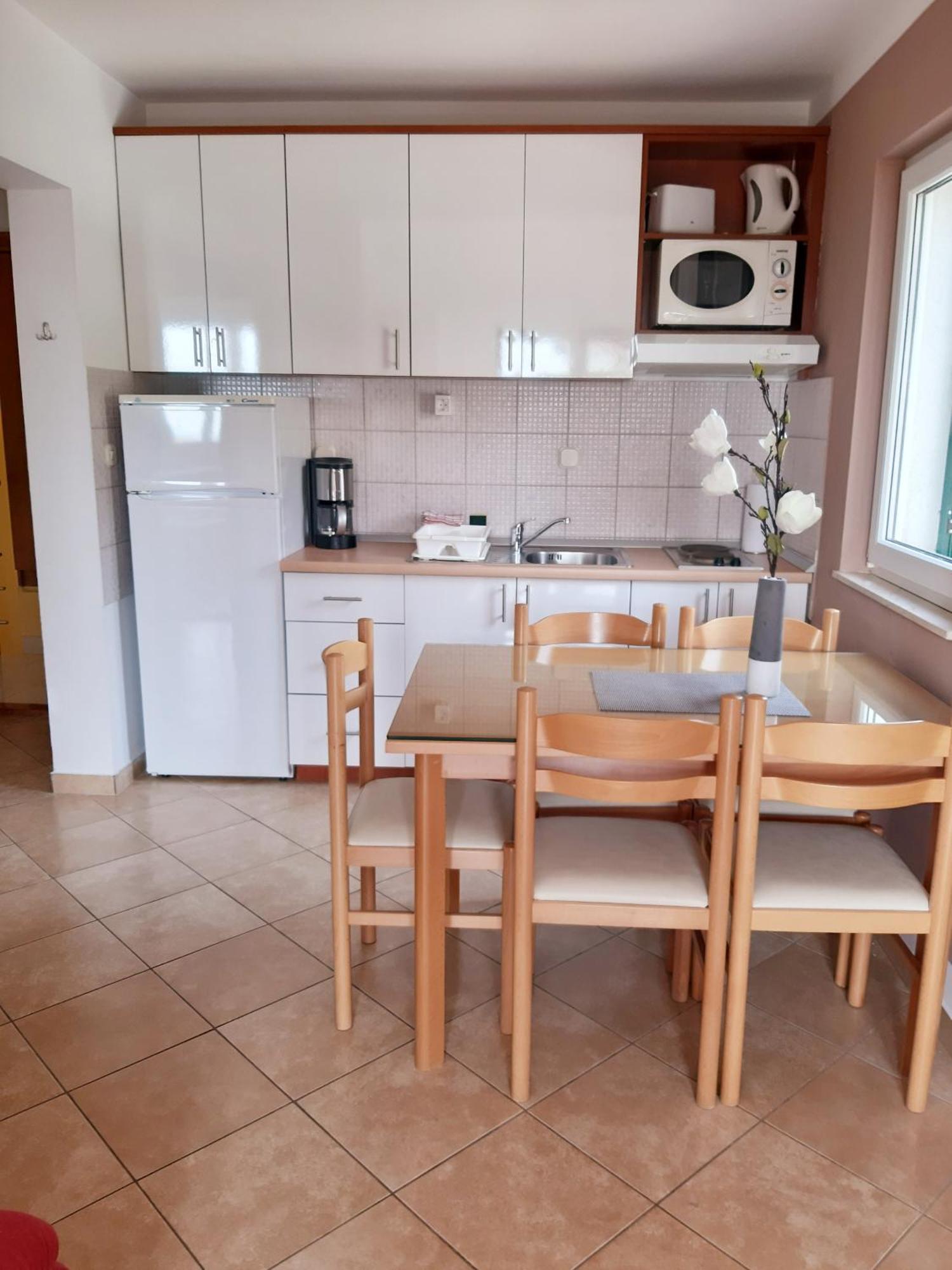 Vila Maslina Apartments Mit Pool Und Garten Nahe Am Strand Tučepi الغرفة الصورة